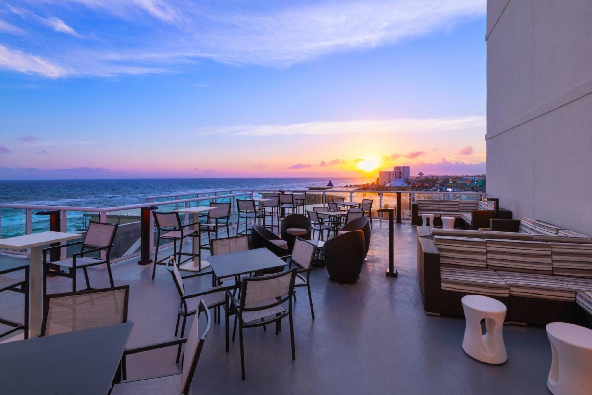 Springhill Suites By Marriott Panama City Beach Beachfront Exteriör bild