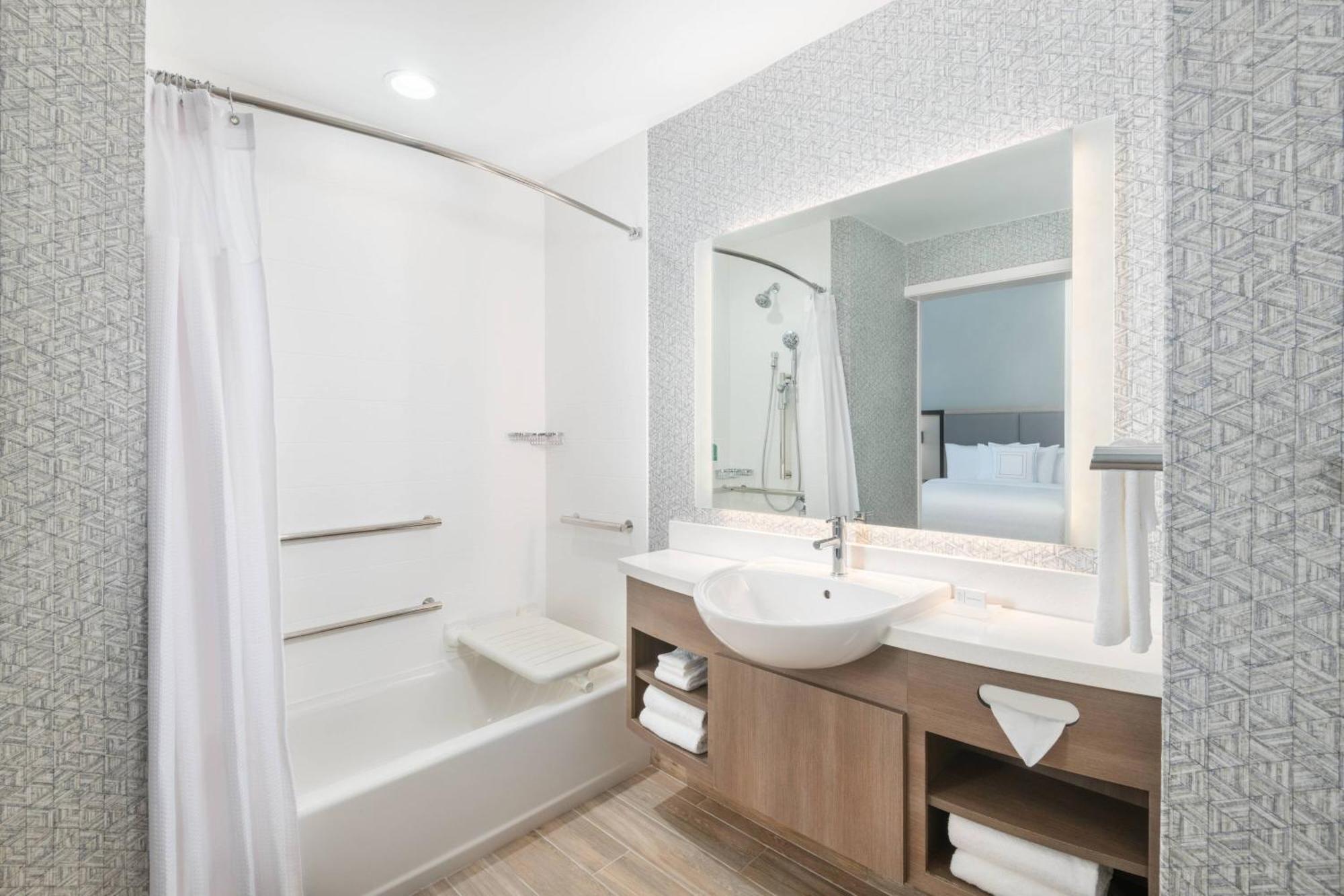 Springhill Suites By Marriott Panama City Beach Beachfront Exteriör bild